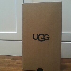 black tazman uggs slippers, women size 6